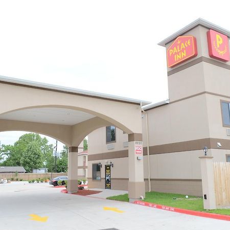 Palace Inn Sam Houston Race Park Exterior photo